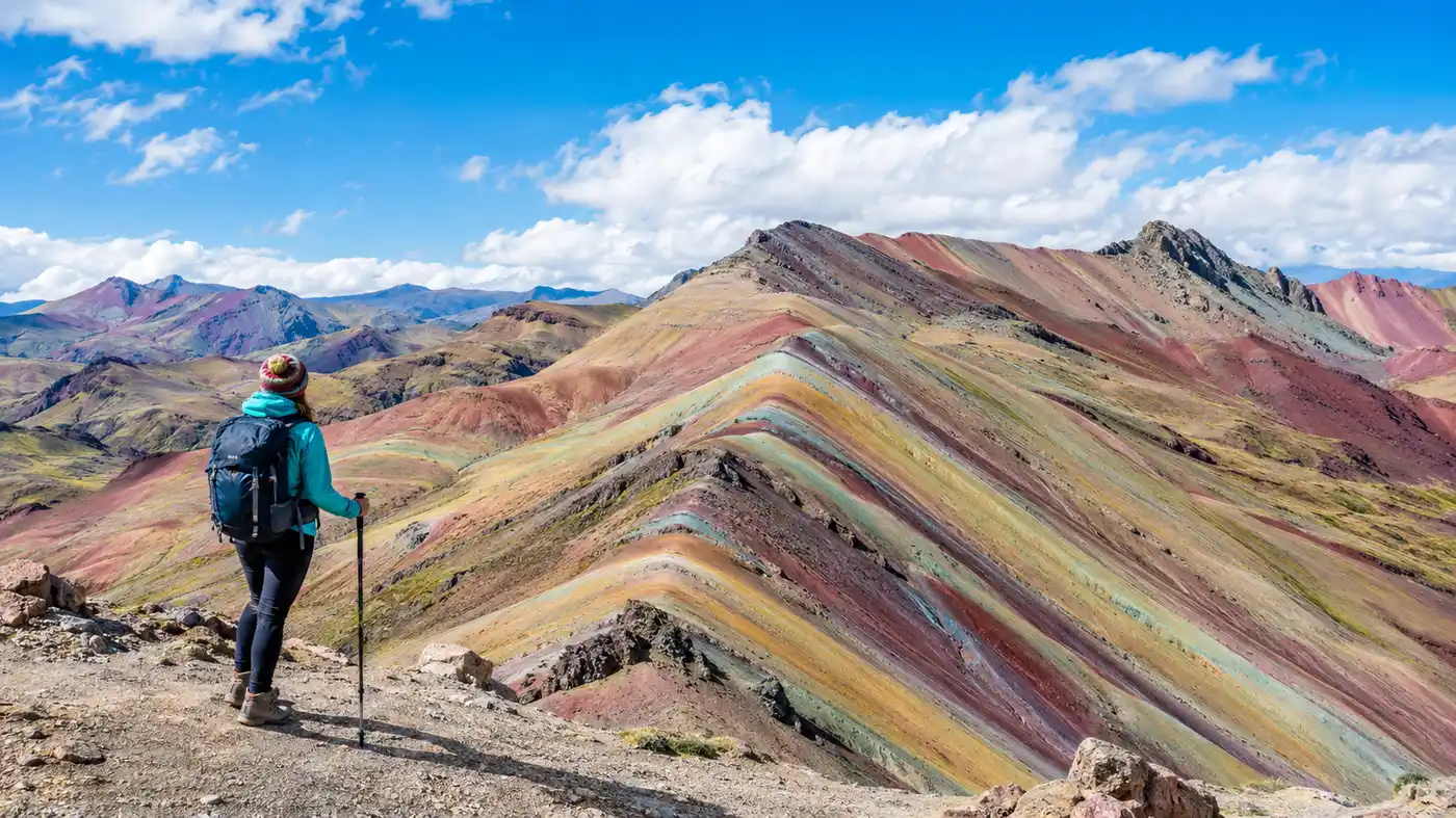 Tour por la Montaña Arcoíris de Palcoyo: Guía Completa de la Alternativa de Trekking